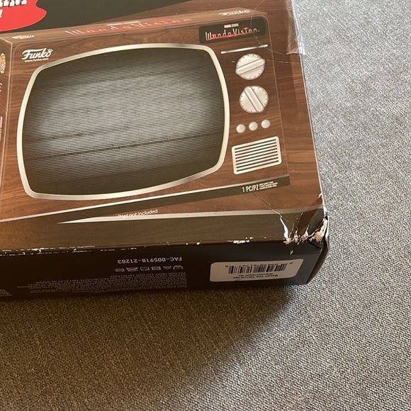 Funko POP! Tees Marvel Wandavision Pietro Maximoff T-Shirt - Picture 6 of 8